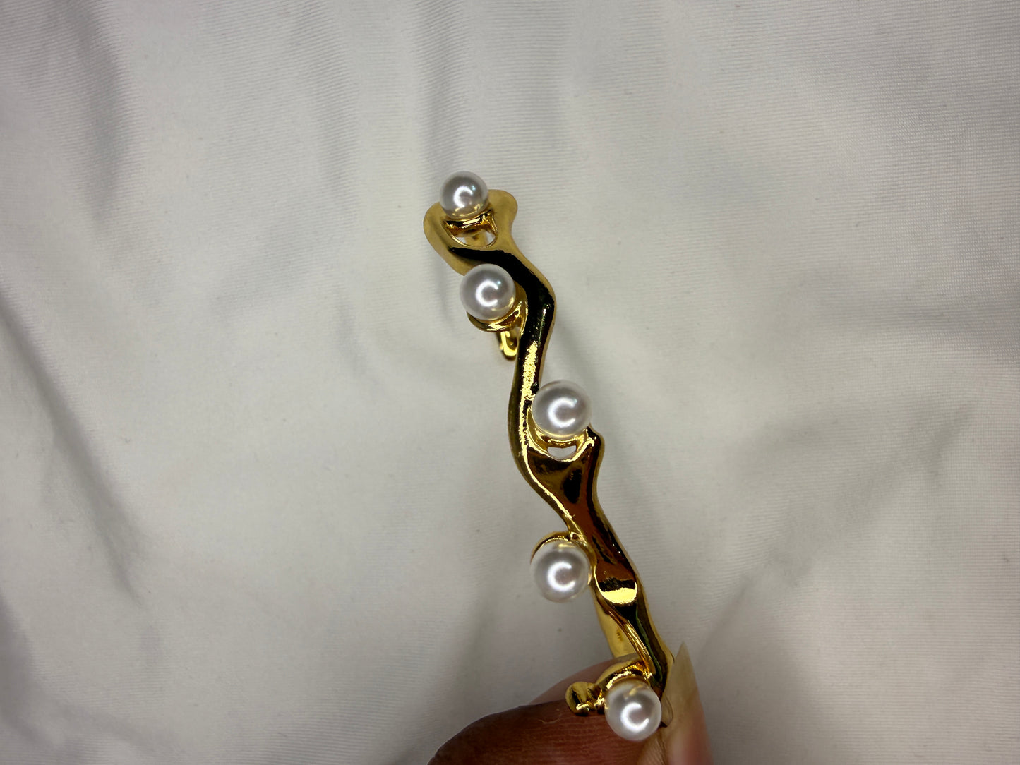 Pearl tide Cuff