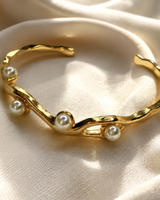 Pearl tide Cuff
