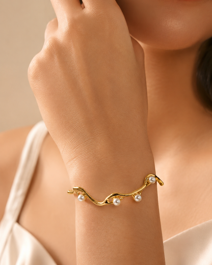 Pearl tide Cuff