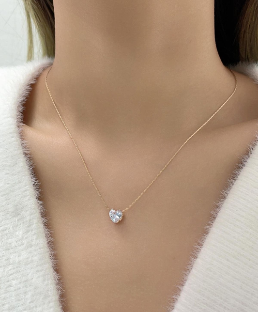 Eira Dainty Heart Necklace