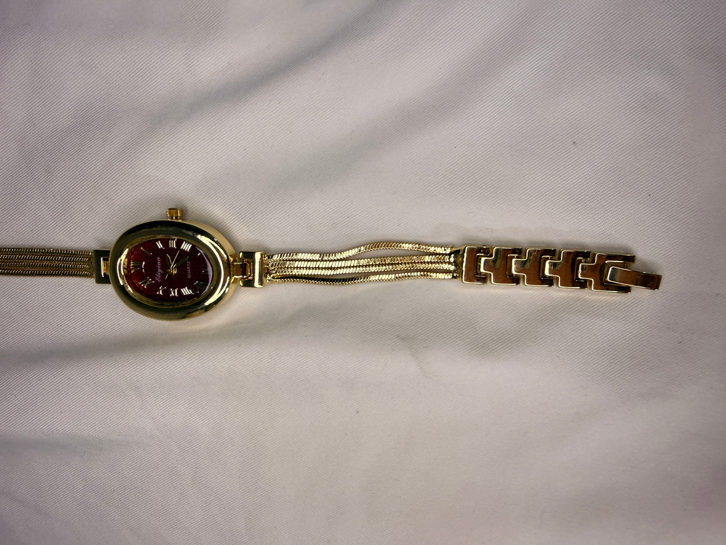 Rouge Etoile Watch