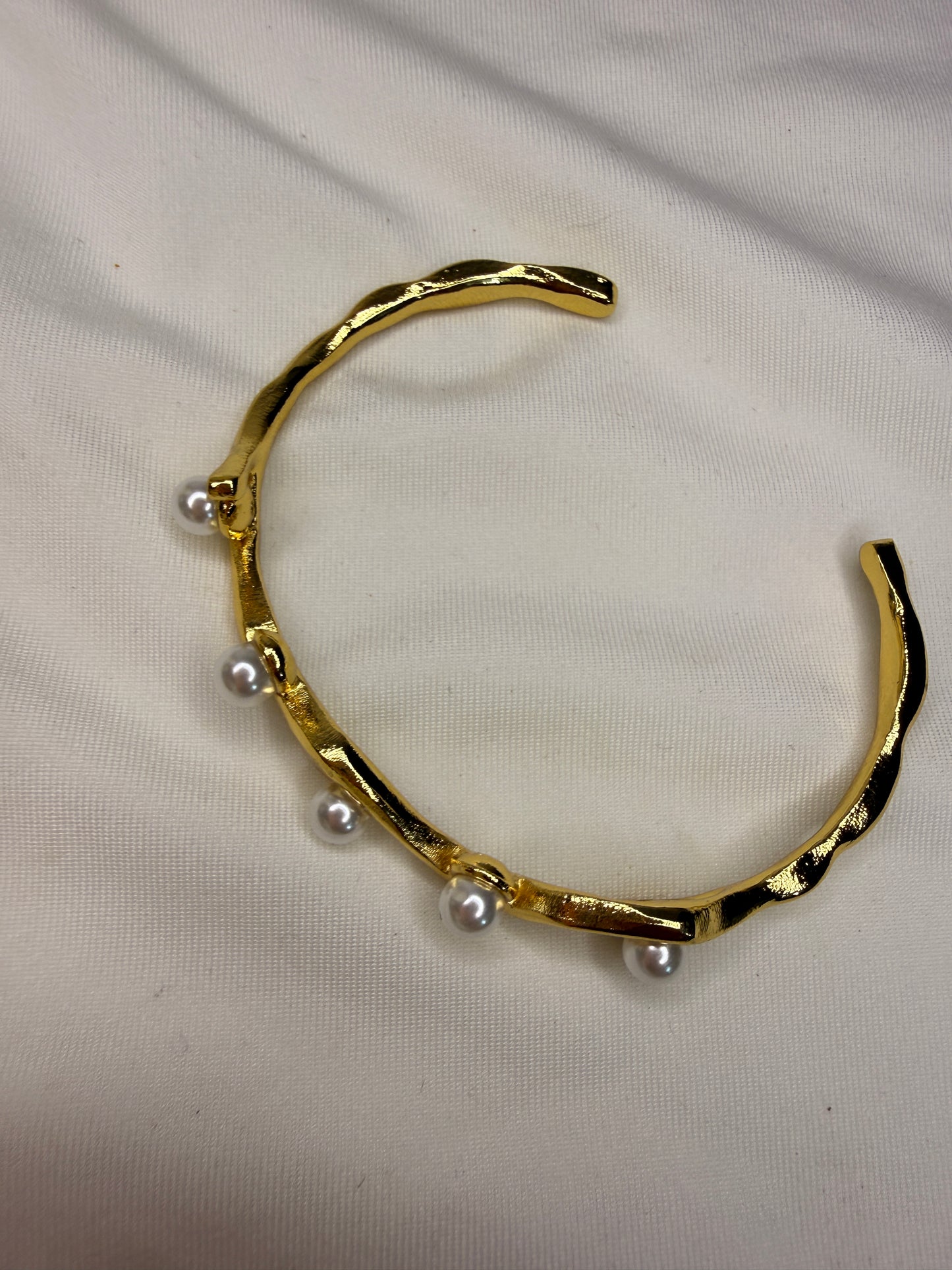 Pearl tide Cuff