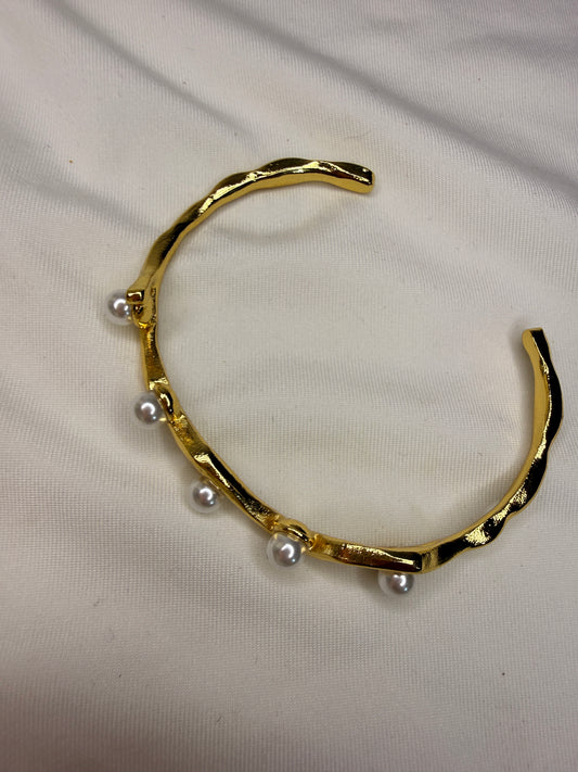Pearl tide Cuff