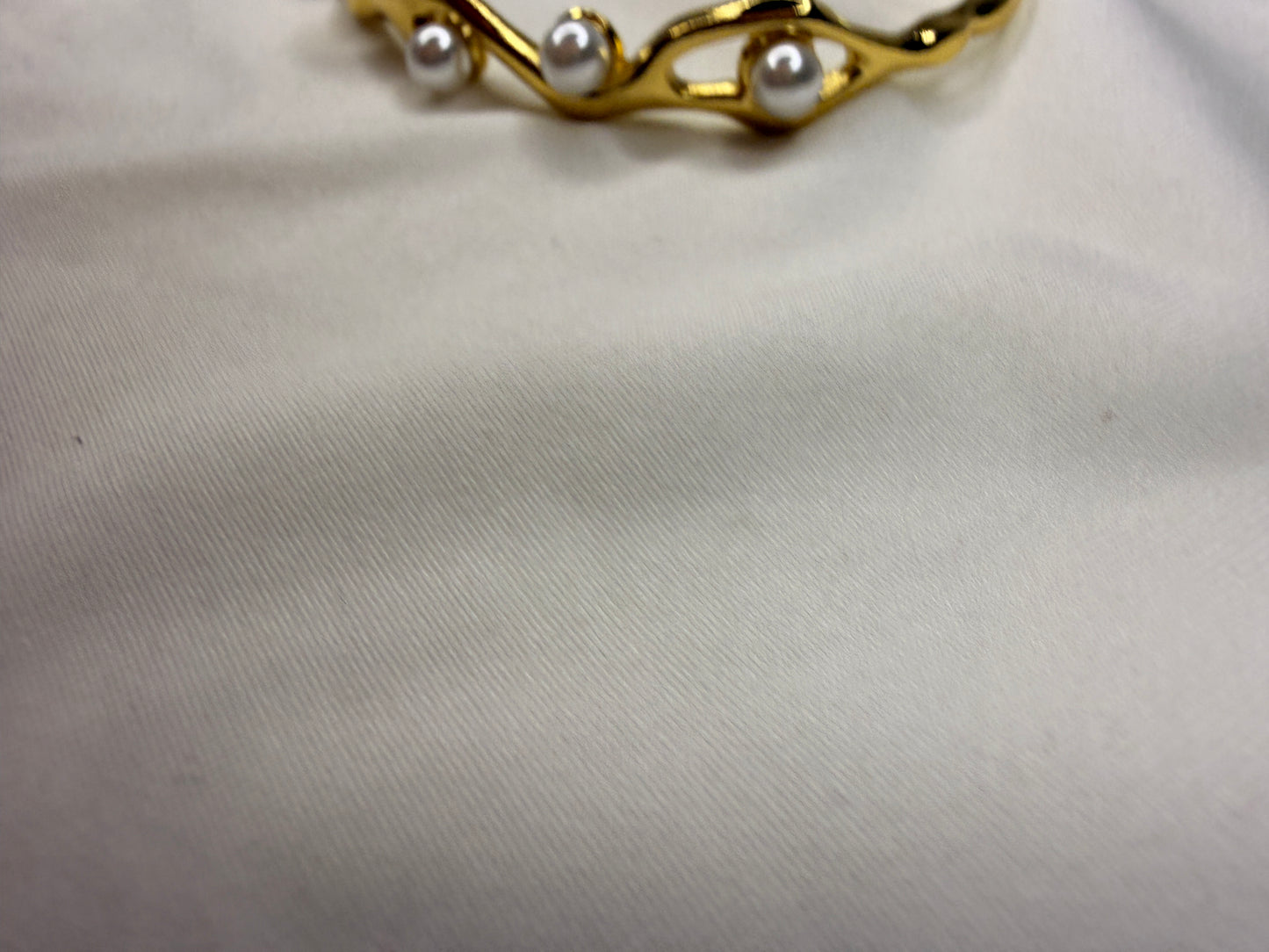 Pearl tide Cuff