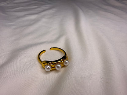 Pearl Whisper Ring